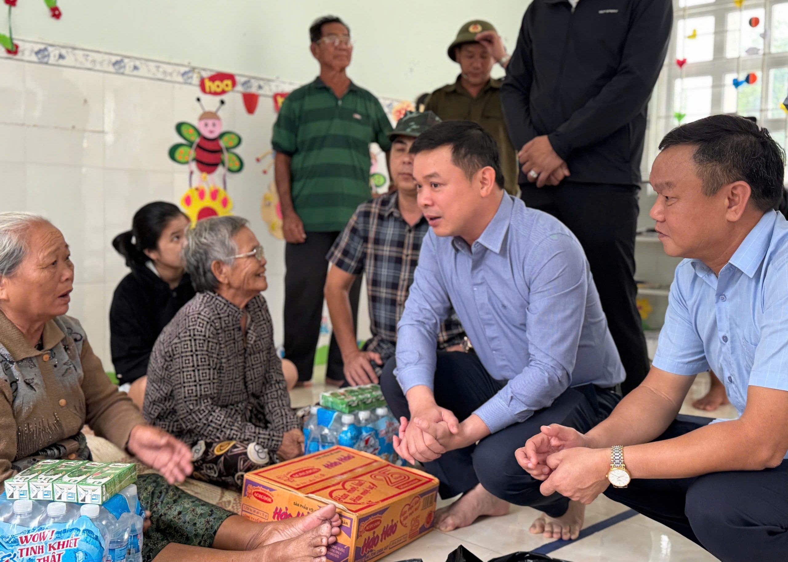 Kiên quyết di dời, sơ tán người dân, phương tiện và tài sản ra khỏi các khu vực nguy hiểm